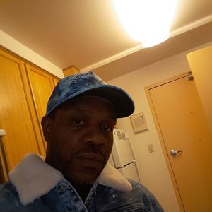 Meet your Posher, Gregory